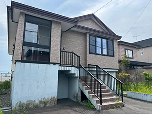 塗装屋永塗の茶色の外壁塗装事例BEFORE